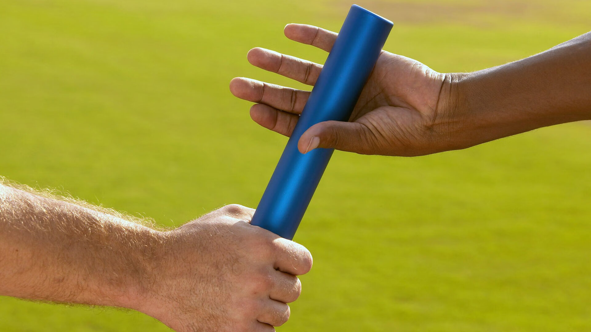 开云全站-谁能称霸橄榄球世界？男队女队双重看点，橄榄球比赛女