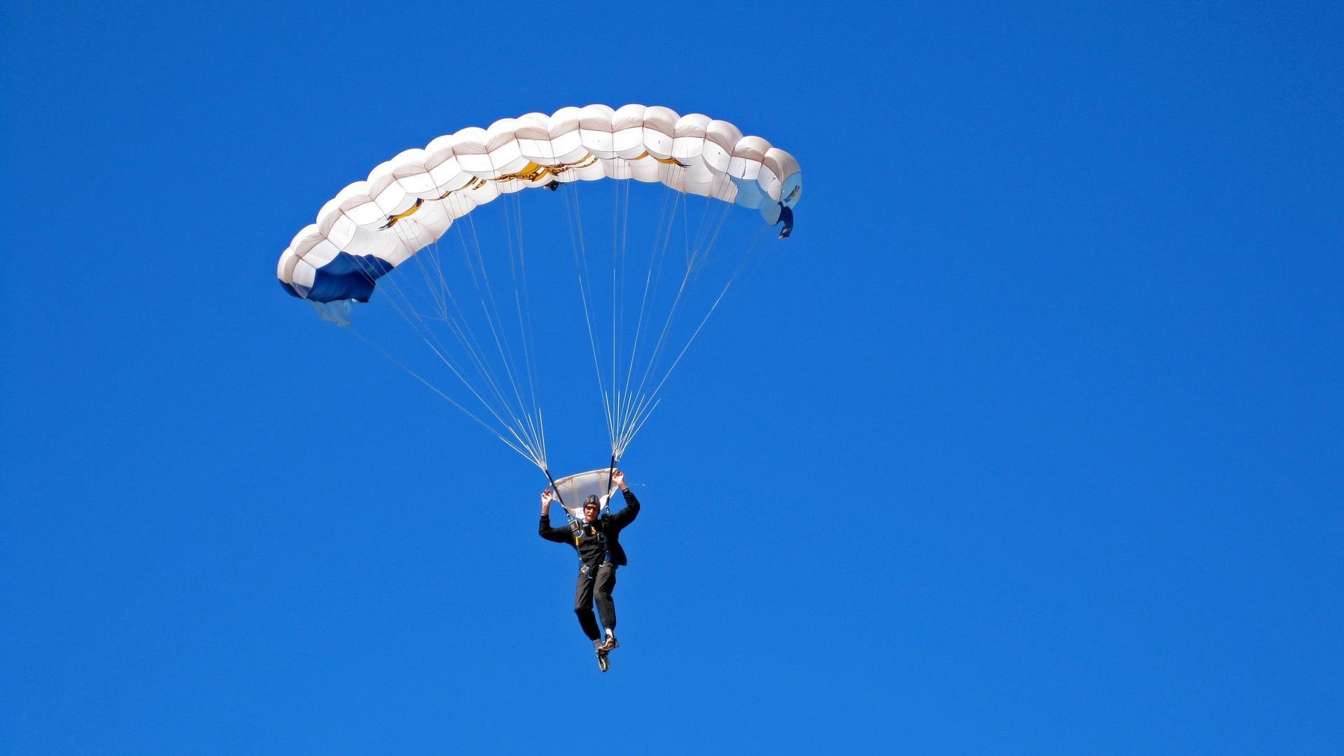 开云体育中国官网-_少年羽毛球联盟：点燃青春运动热情_，少年羽毛球锦标赛